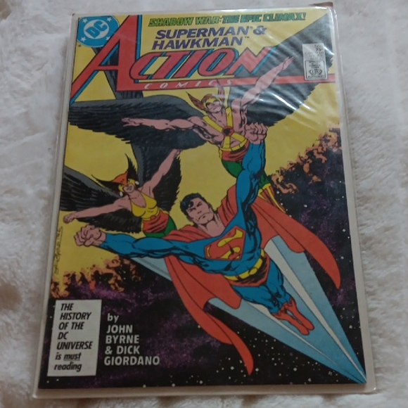 Superman Comic Book with Dynamic Cover Art - Picture 2 of 2